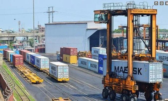 The country’s largest port is overwhelmed on the arrival of Eid al-Fitr, and it takes 7 days for con(图1)